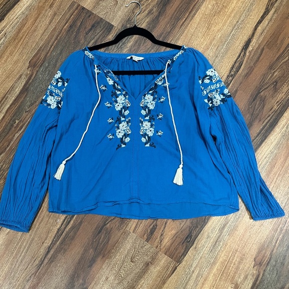 American Eagle Outfitters Tops - American Eagle Outfitters Blue Floral Blouse